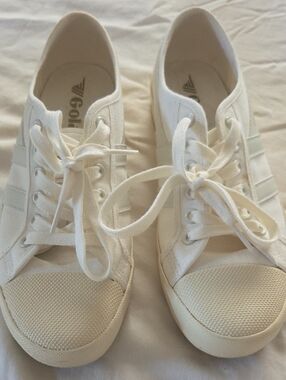 Gola "Coaster" Sneaker.  Vegan, Canvas, Off White.  Women's 8